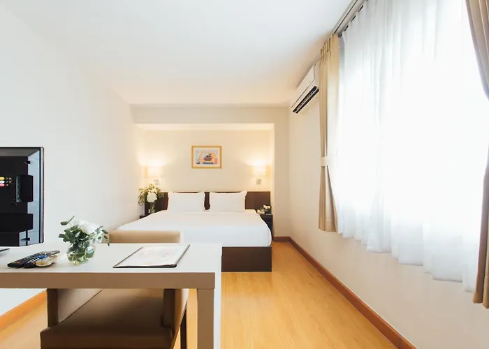 Seasons Siam Hotel
