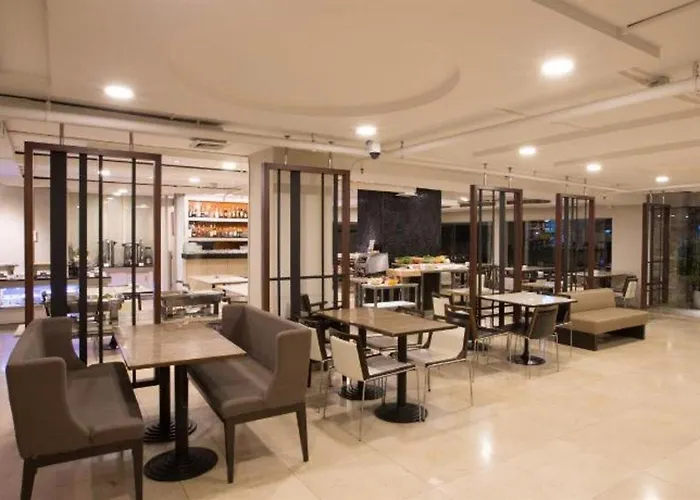 Hotel Seasons Siam